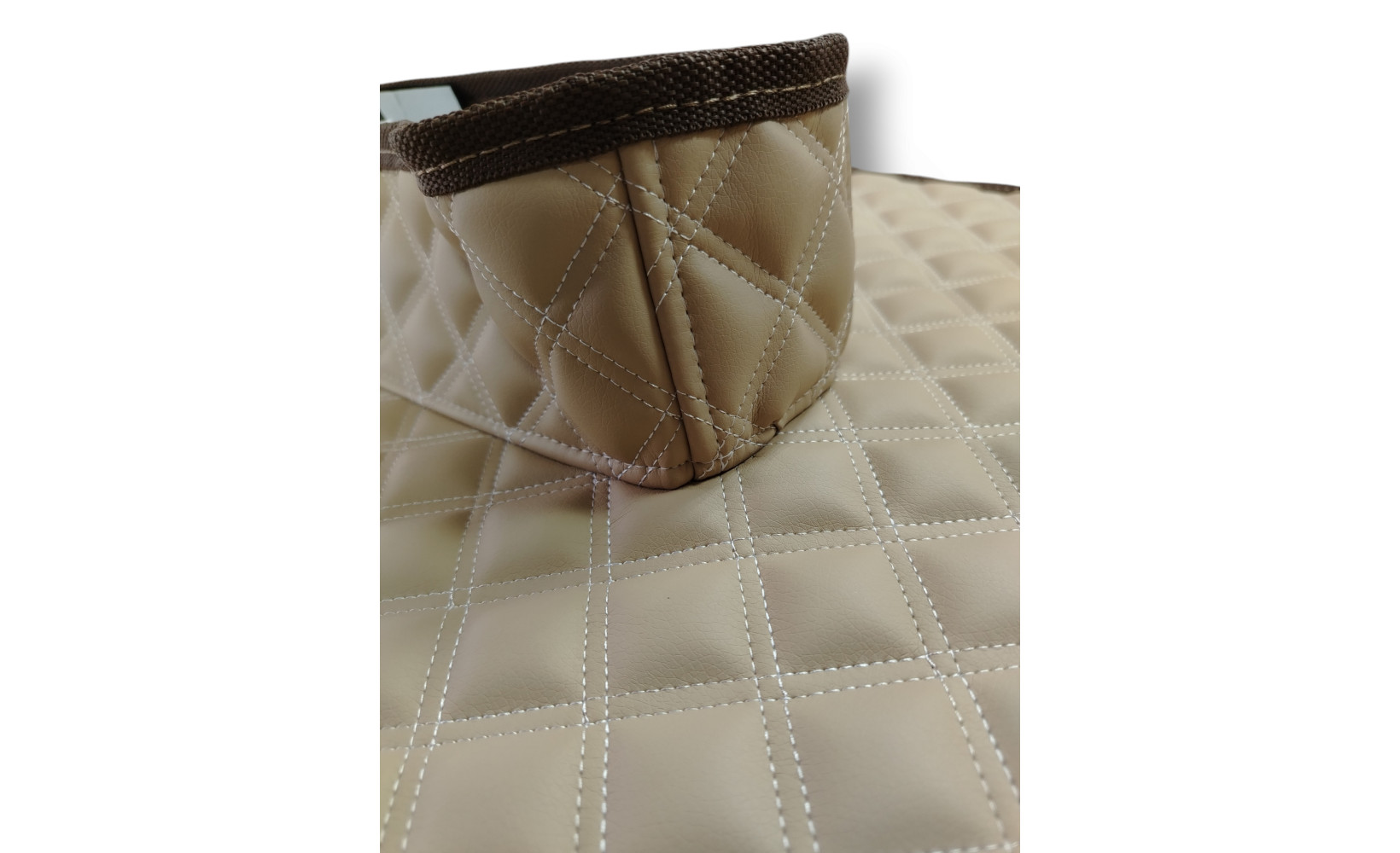 Автоковрики ЭКО Кожа ноги+средний DongFeng GX №93 (вышивка центр+ноги) (2-ой квадрат) беж. (бел.) 259949 Автоковрики ЭКО Кожа ноги+средний DongFeng GX №93 (вышивка центр+ноги) (2-ой квадрат) беж. (бел.) 259949